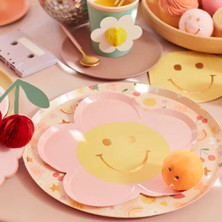Happy Face Flower PlatesPut an even bigger smile on the birthday boy or girl's face with these plates with a happy face flower. A fabulous, fun icon with more than a whiff of 90s nostalgia.Meri Meri