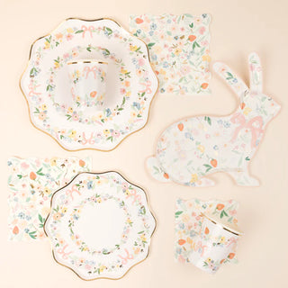 Elegant Floral Bunny Shaped PlatesHop, hop, hop - let these bunny plates pop onto your table to give a traditional touch to the most stylish of Easter celebrations. The design offers an elegant combiMeri Meri