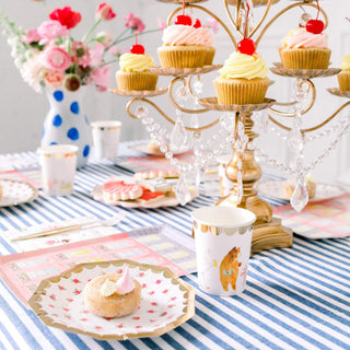 lola dutch parade cupsThe gang's all here! Featuring all of our favorite Lola Dutch friends and gold foil-pressed elements, these Lola Dutch cups are pretty perfect for everything from paDaydream Society