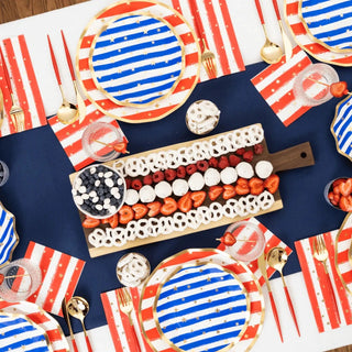 WAVY DINNER PLATE PATRIOTIC CONFETTIThese ruffled edge plates show off the stripes of the American Flag, a perfect collection for that summer BBQ! Add a a touch of elegance to your spring gatherings! ISophistiplate