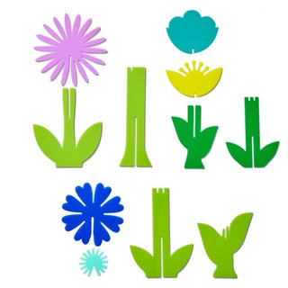 ACRYLIC FLOWERSWhat says Spring better than flowers, create a beautiful garden in your home!
Set comes with three die cut acrylic flowers. 
Some assembly required.Kailo Chic