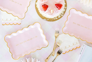 Scalloped Rectangle Paper Plate