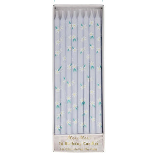 Daisy Pattern CandlesMake your cupcakes, or any celebratory cake, look floral fantastic with these beautiful candles. They feature a delightful daisy transfer print. They are perfect forMeri Meri