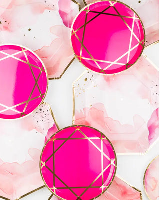 Elevate your party with these Enchanté Pink Dinner Plates from the Jollity & Co Collection. Featuring geometric designs and elegant gold foil detail, these Paper Dinner Plates are perfect for any special occasion.