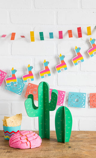 FIESTA MINI BANNER SETAre you a fiesta girl living in a party world? Show your love for all things fiesta by hanging these festive mini banners. The piñata themed llama banner will add a My Mind’s Eye