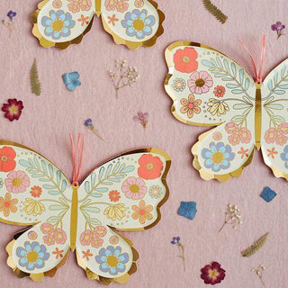 Floral Butterfly PlatesThese Floral Butterfly plates are really beautiful! Perfect for a magical princess party, tea party or anniversary. Elegantly illustrated and crafted, with lots of gMeri Meri