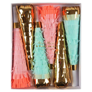 Fringed Party Horns (set

Turn the volume up on your celebration, and give each of your guests one of these brilliant party horns! This pack of six features gold, mint, and pink horns, eachMeri Meri