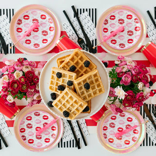 Kiss Print Dessert PlatesThis kiss print plate has a matte pink foiled rim and alternating kiss prints. These plates are perfect for any Valentine's or Galentine's gathering!


Package contaJollity & Co