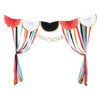 Magic GarlandAdd a really magical touch to any celebration with this glittering garland. Party guests will certainly feel like celebrating when they see this delightful decoratioMeri Meri