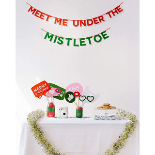 Mistletoe Kissing Booth Holiday Decorating Kit• Add some fun to your holiday party with this mistletoe kissing booth kit 
• Includes everything you need for guests to enjoy a kiss under the mistletoe! 
• IncludePearhead