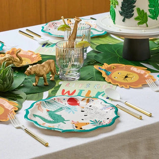 PARTY ANIMAL DINNER PLATEThese stunning paper plates will make you want to host a party at the first chance you get! These ruffled green edge plates show a fun animal design against an off-wSophistiplate
