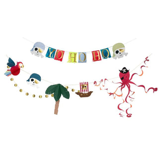 Pirate Icon GarlandThis garland set contains four fabulous long garlands, guaranteed to make your pirate party look absolutely amazing. The bright colors and stunning designs, along wiMeri Meri