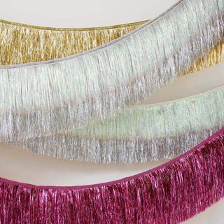 Silver Iridescent Tinsel Fringe GarlandWant to give a celebration as much shimmer and sparkle as possible? Then you'll love this rather special silver and iridescent tinsel garland. Simply hang up for insMeri Meri