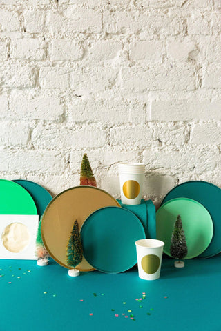 Forest 7
Set of 8 plates
Paper
7" wide
Double sided color
Delicate low profile rim
Designed in San Francisco
Oh Happy Day