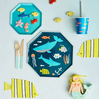 Sea Dinner PlatesThese beautifully illustrated plates are perfect for a party with an ocean theme. Featuring lots of delightful sea creatures and shiny foil detail and border.

PrintMeri Meri