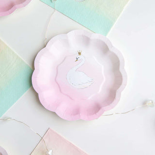 We Heart Swan Plates perfect for party table decorations. (Talking Tables)